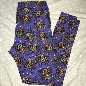 Lularoe purple paisley leggings. New. TC